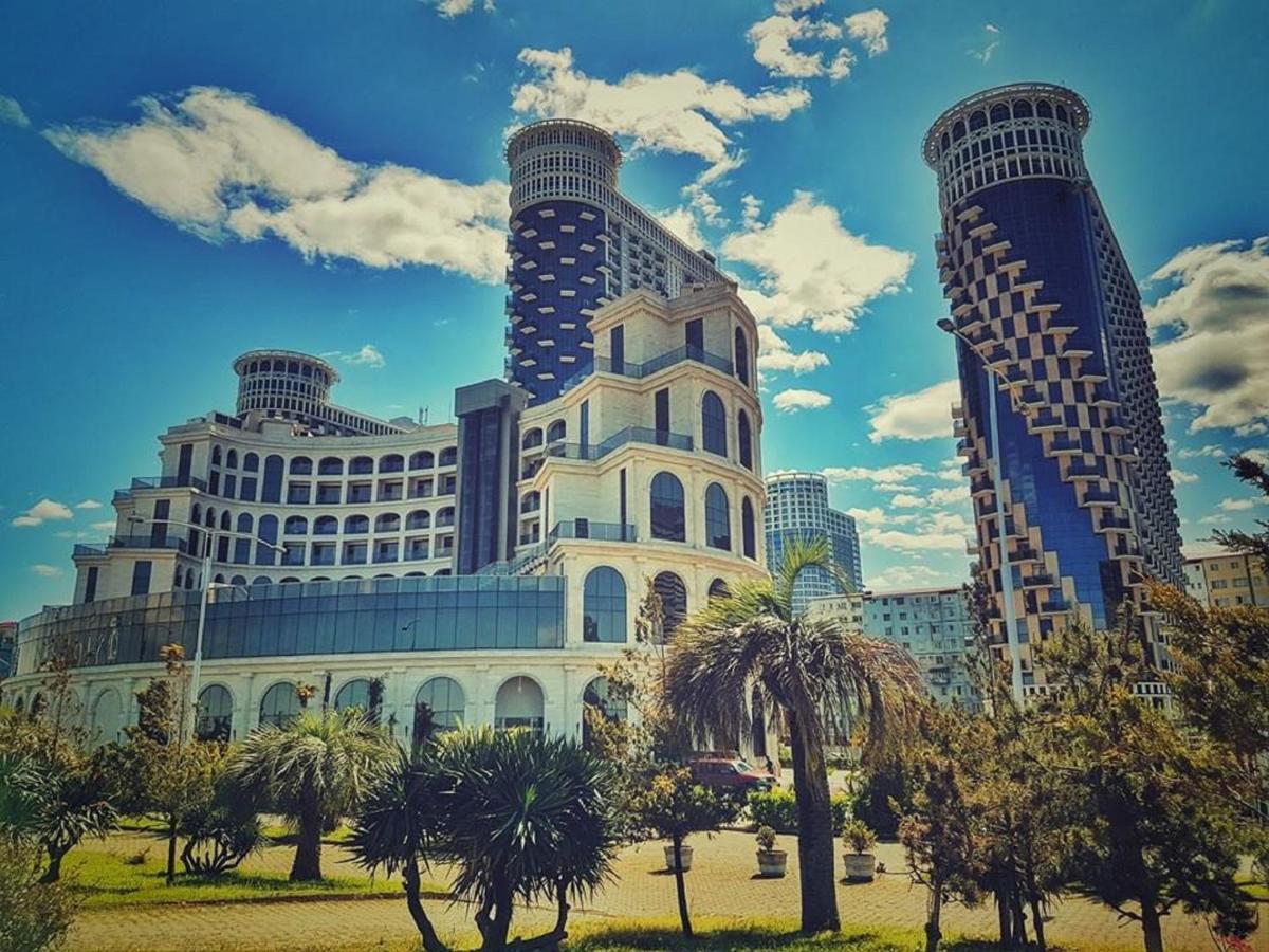 Sea Towers Suite Батуми Екстериор снимка