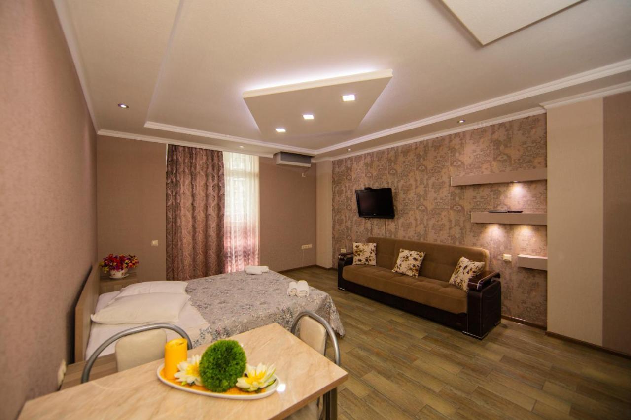 Sea Towers Suite Батуми Екстериор снимка