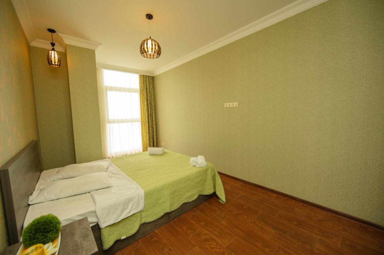 Sea Towers Suite Батуми Екстериор снимка