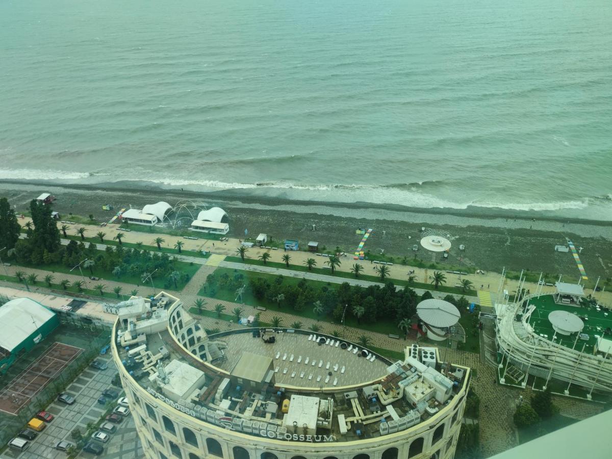 Sea Towers Suite Батуми Екстериор снимка