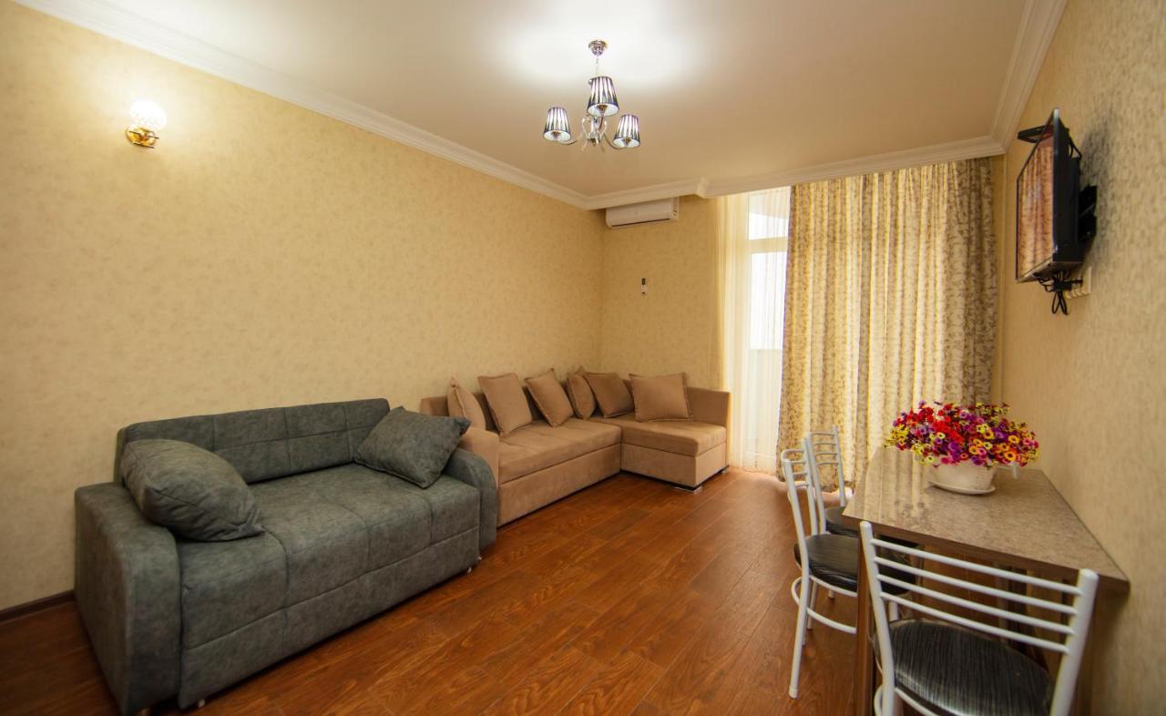 Sea Towers Suite Батуми Екстериор снимка