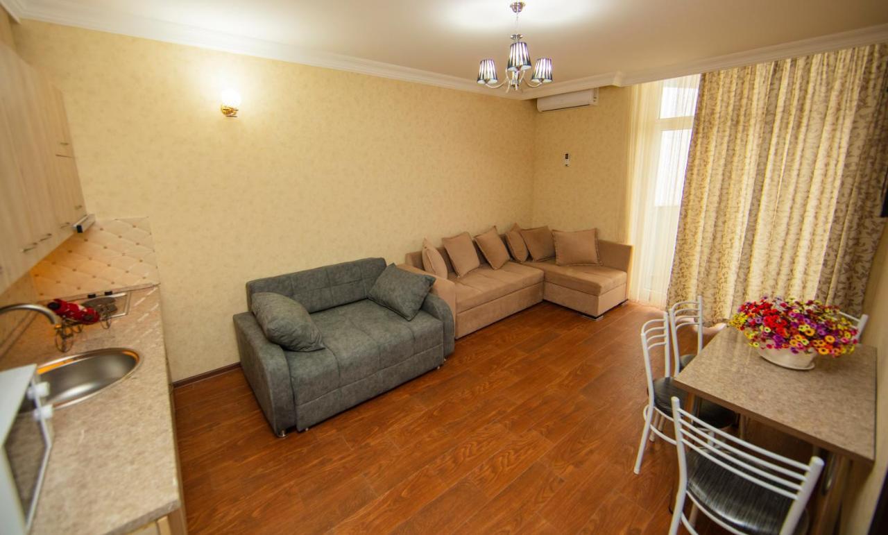Sea Towers Suite Батуми Екстериор снимка