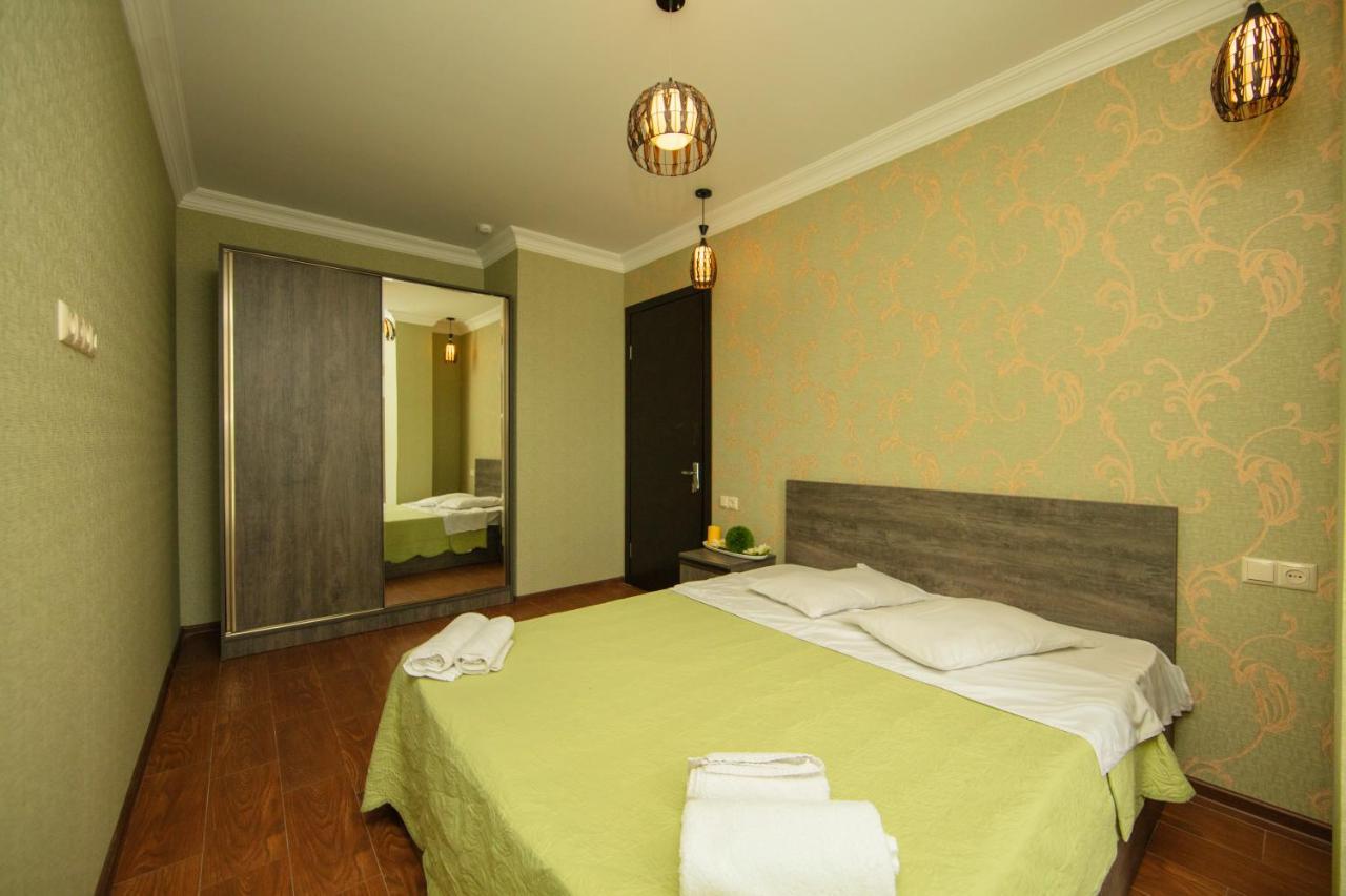 Sea Towers Suite Батуми Екстериор снимка