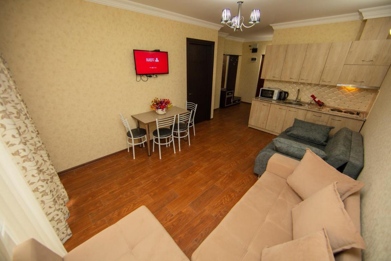 Sea Towers Suite Батуми Екстериор снимка