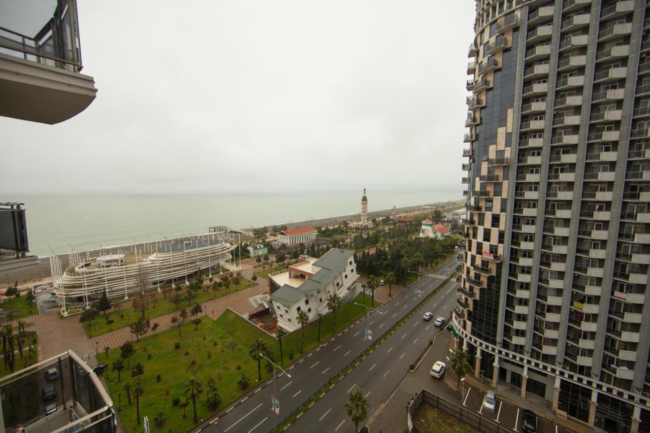 Sea Towers Suite Батуми Екстериор снимка