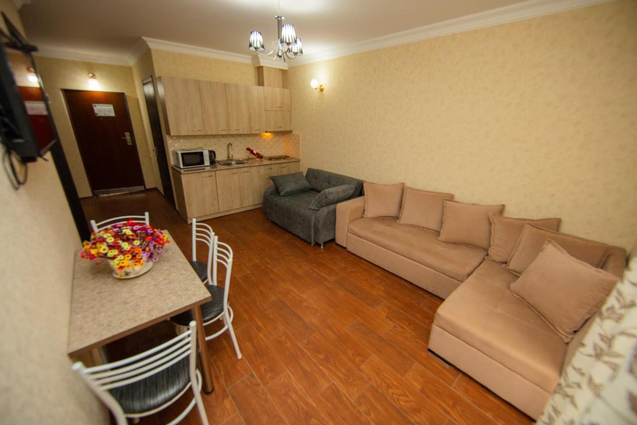 Sea Towers Suite Батуми Екстериор снимка