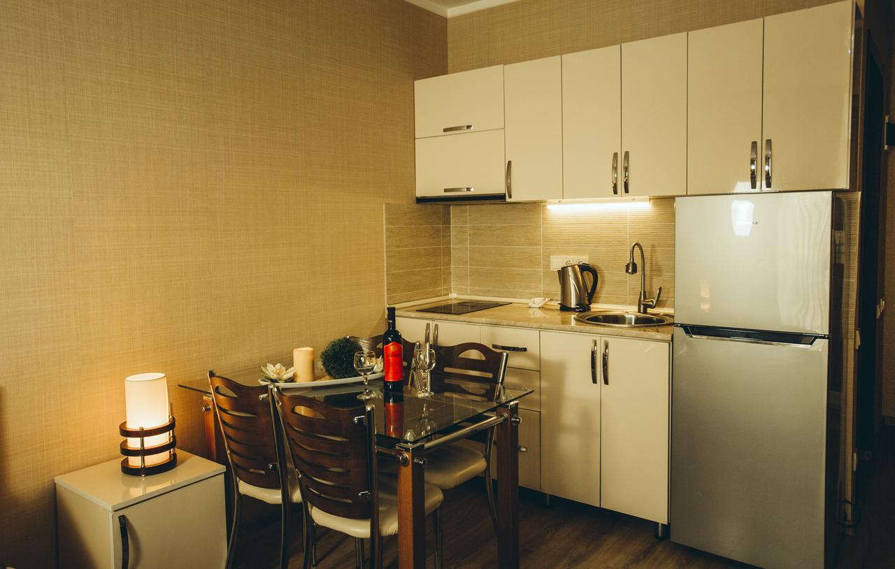 Sea Towers Suite Батуми Екстериор снимка