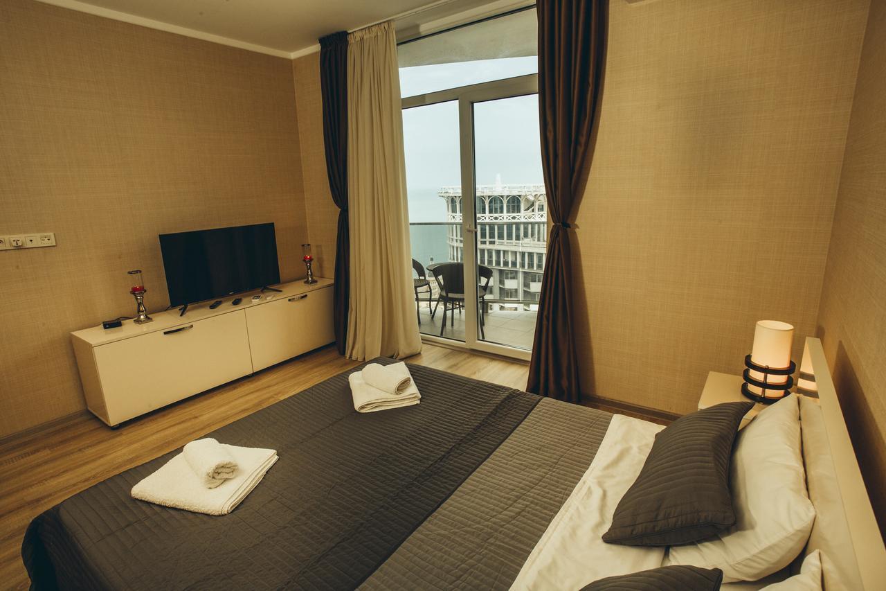Sea Towers Suite Батуми Екстериор снимка