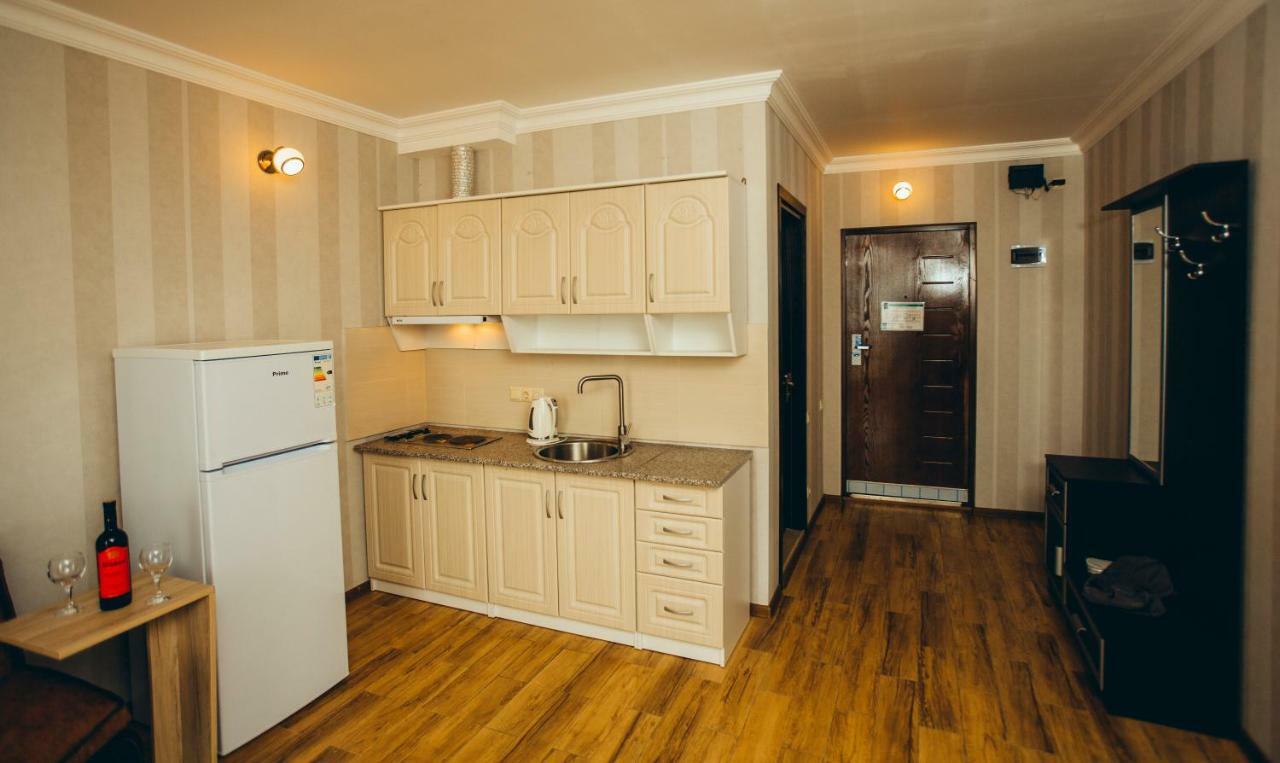 Sea Towers Suite Батуми Екстериор снимка