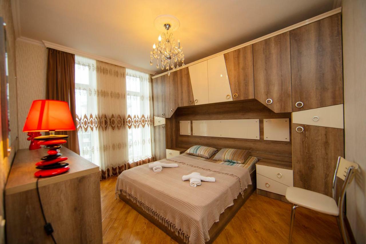 Sea Towers Suite Батуми Екстериор снимка